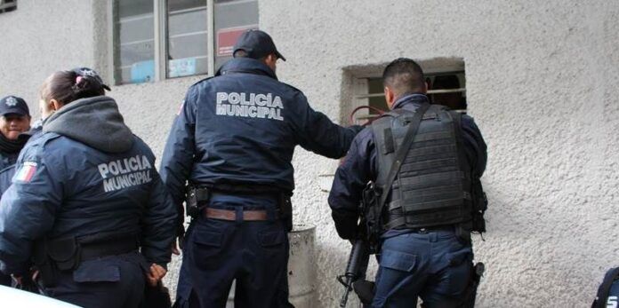 Policías municipales