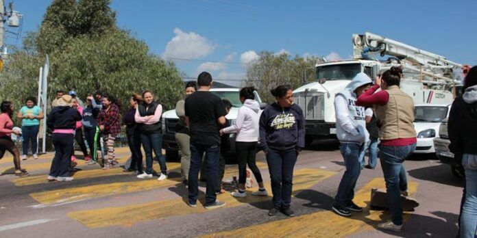 Manifestantes bloquearon todos los carriles. Manifestantes bloquearon todos los carriles.