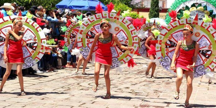 Participaron niños de las primarias. Participaron niños de las primarias.