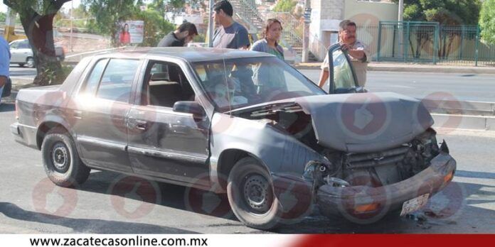 Los 3 autos terminaron con daños. Los 3 autos terminaron con daños.