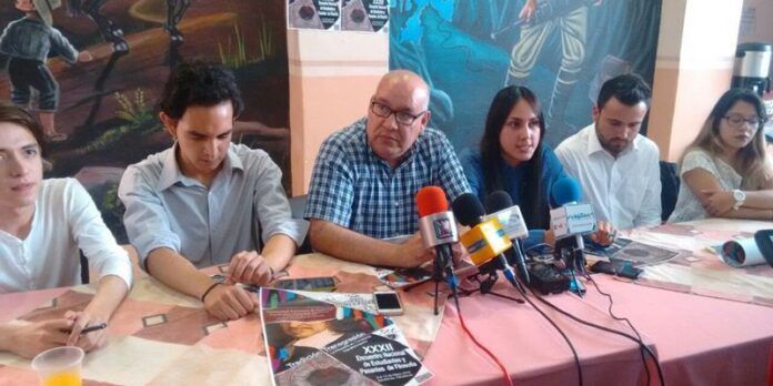 Invitan integrantes de Conefi Invitan integrantes de Conefi