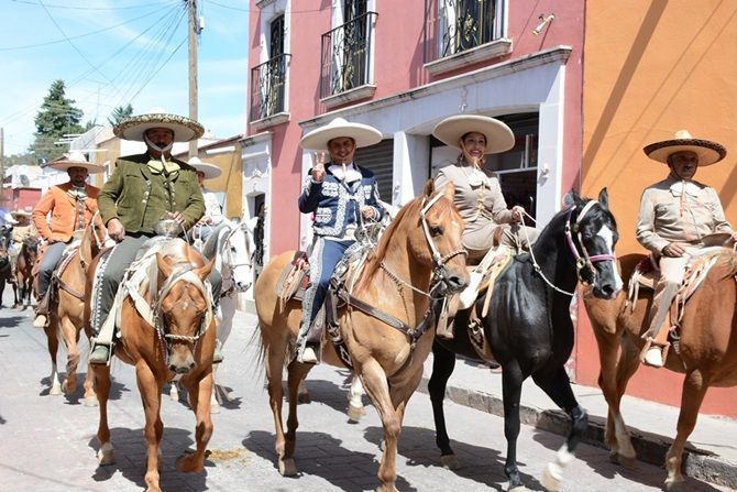 cabalgata-monte-escobedo-4.jpg