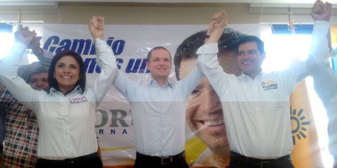 Ricardo Anaya ofreció su apoyo a Rafael Flores. Ricardo Anaya ofreció su apoyo a Rafael Flores.