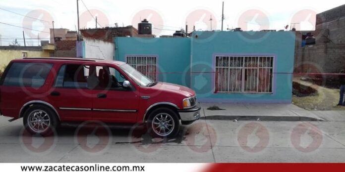 El hombre quedó en el interior de su vehículo. El hombre quedó en el interior de su vehículo.
