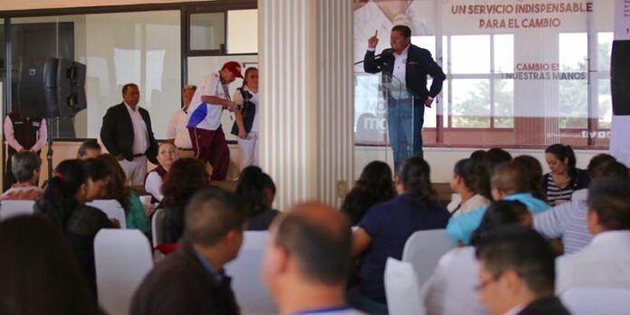 David Monreal firmó 5 compromisos. David Monreal firmó 5 compromisos.