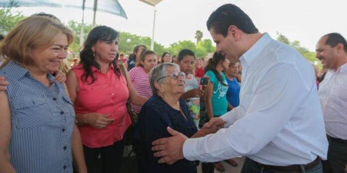 Celebra Día de las Madres Celebra Día de las Madres