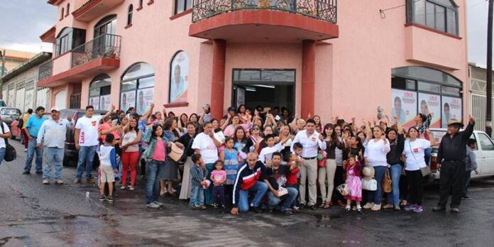Lolo Hernández recorre comunidades. Lolo Hernández recorre comunidades.
