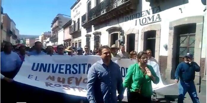 Rector electo encabeza marcha Rector electo encabeza marcha