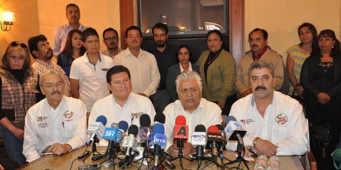 En rueda de prensa hicieron el anuncio. En rueda de prensa hicieron el anuncio.