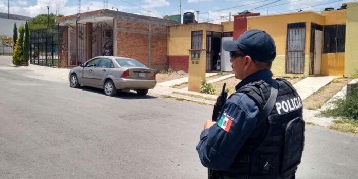 Policías municipales evitaron una tragedia Policías municipales evitaron una tragedia