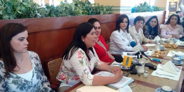 Érika Velázquez acusa a comunicadores Érika Velázquez acusa a comunicadores