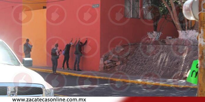 4 personas fueron detenidas. 4 personas fueron detenidas.