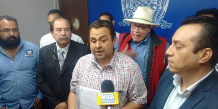 Antonio Guzmán. Antonio Guzmán.