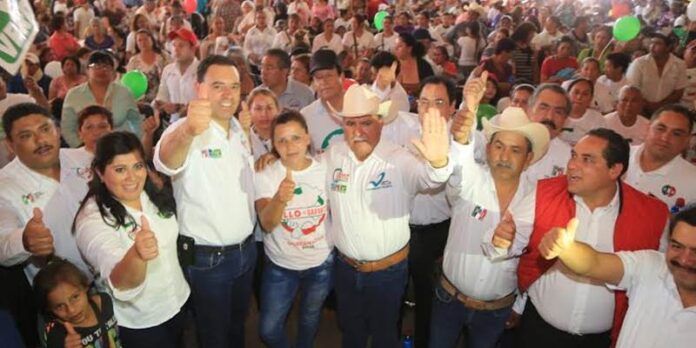 Se reñune candidato con 3 mil simpatizantes Se reñune candidato con 3 mil simpatizantes