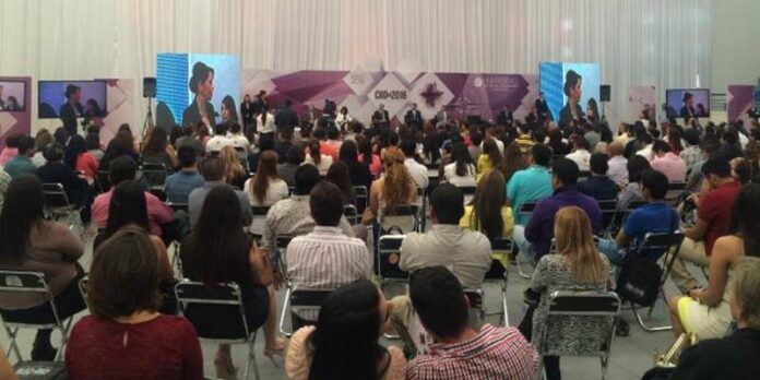 Cientos de turistas llegan a Zacatecas. Cientos de turistas llegan a Zacatecas.