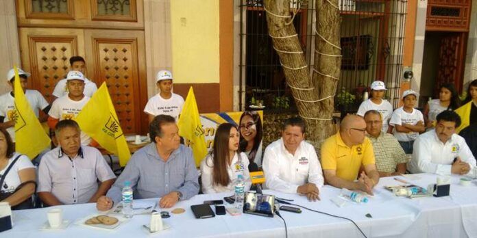 Mónica Romo y David Monreal en rueda de prensa