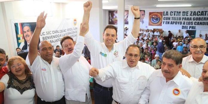 Candidato con integrantes de CTM Candidato con integrantes de CTM