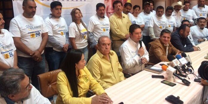 Perredistas se pronunciaron contra Morena Perredistas se pronunciaron contra Morena