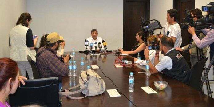 Jaime Santoyo ofreció conferencia de prensa. Jaime Santoyo ofreció conferencia de prensa.