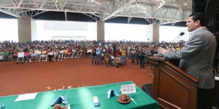 Acude a congreso internacional Acude a congreso internacional