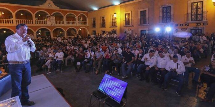 David Monreal celebró a los jóvenes. David Monreal celebró a los jóvenes.
