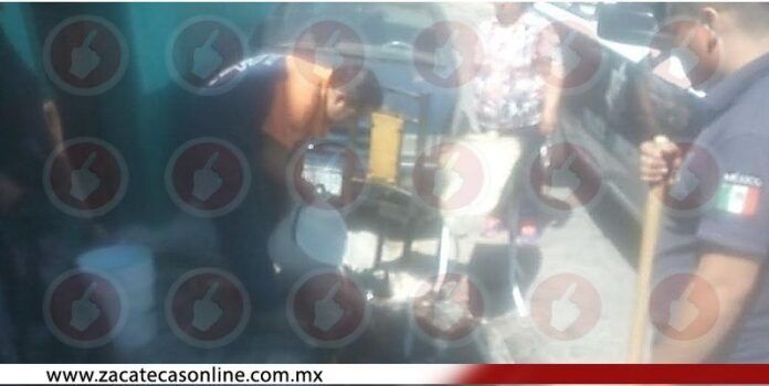 Bomberos auxiliaron a los afectados Bomberos auxiliaron a los afectados