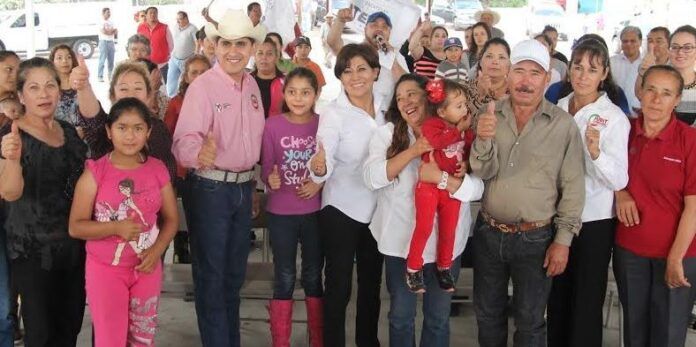 Carlos Peña y Judit Guerrero en campaña Carlos Peña y Judit Guerrero en campaña