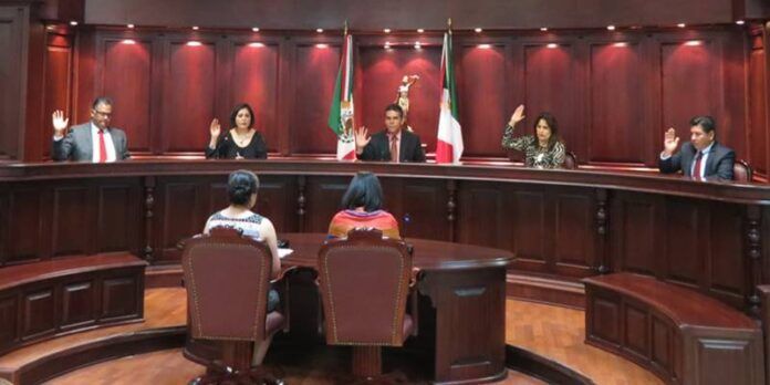 Sesión pública del Trijez. Sesión pública del Trijez.