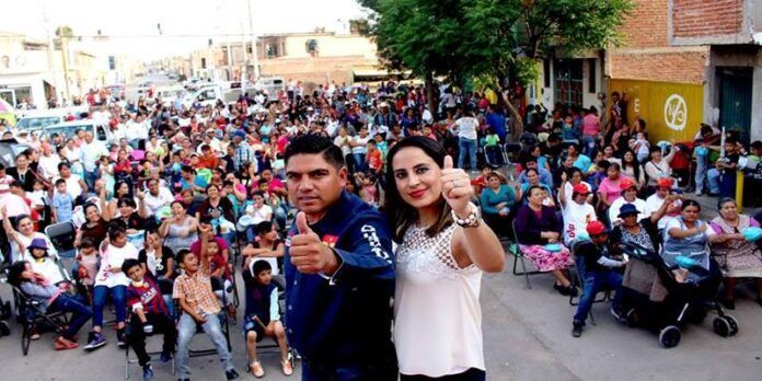Lolo Hernández dio gracias por el apoyo recibido. Lolo Hernández dio gracias por el apoyo recibido.