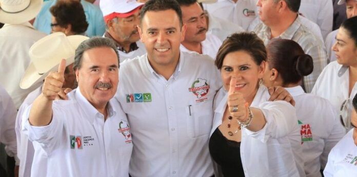 Emilio Gamboa (izquierda) acompañó al candidato Emilio Gamboa (izquierda) acompañó al candidato