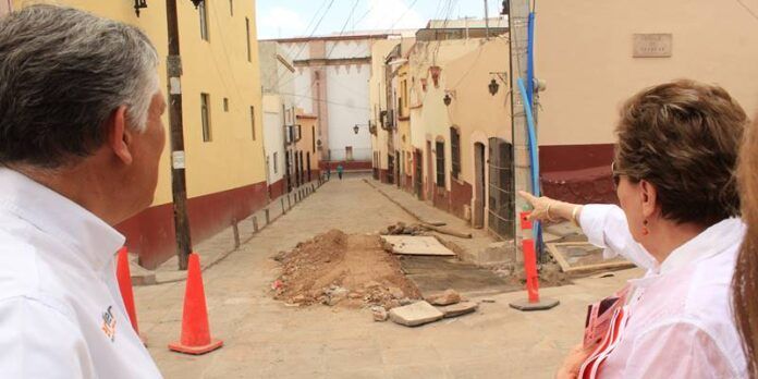 Verver y Vargas realizó ujn recorrido por las calles de la capital.