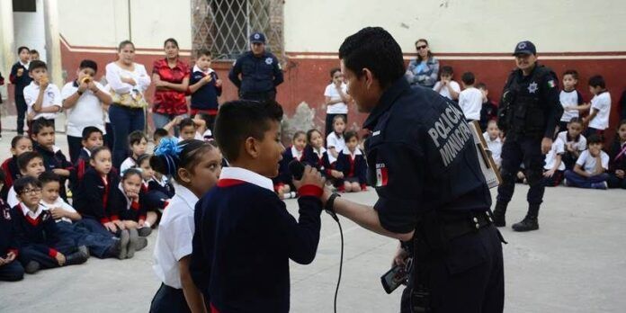 Interactúan con alumnos