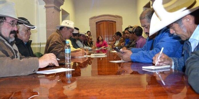 Fabiola Gilda Torres encabezó la mesa de diálogo Fabiola Gilda Torres encabezó la mesa de diálogo