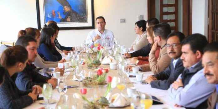 Gobernador con legisladores Gobernador con legisladores