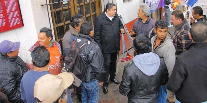 Se reunieron en la Plaza de Armas Se reunieron en la Plaza de Armas
