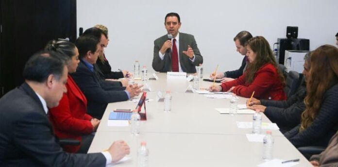 Alejandro Tello encabezó la reunión Alejandro Tello encabezó la reunión