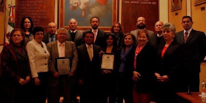 Magistrados y funcionarios reconocidos