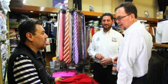 Visitan comercios paticipantes Visitan comercios paticipantes