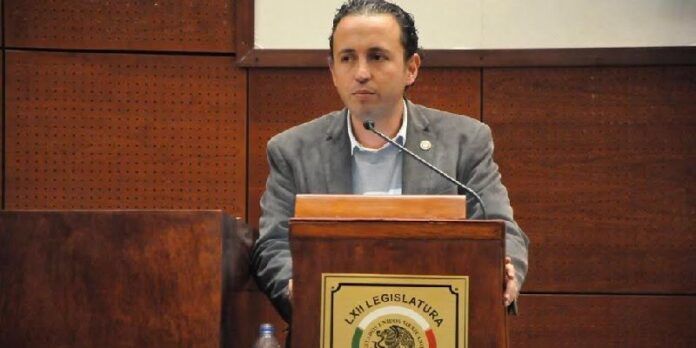 Diputado Arturo López de Lara.
