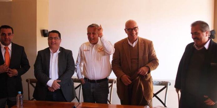 Líder de MC respalda a candidato Líder de MC respalda a candidato
