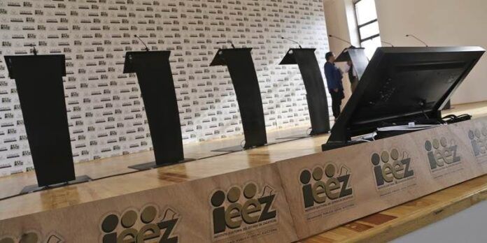 Será en el Teatro Ramón López Velarde Será en el Teatro Ramón López Velarde