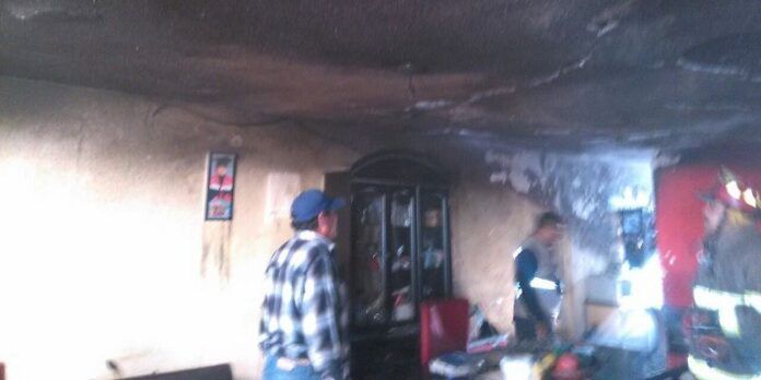 Bomberos auxiliaron a los afectados Bomberos auxiliaron a los afectados