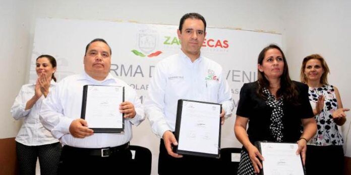Apoyan con pisos y techos