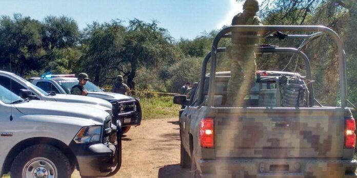 Acudieron policías y militares Acudieron policías y militares