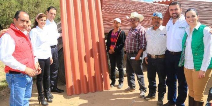 Acudieron a la comunidad de Carrillo Puerto Acudieron a la comunidad de Carrillo Puerto