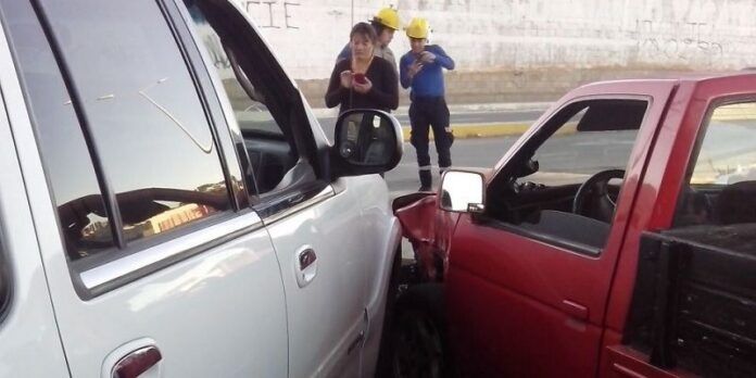 Solo daños materiales dejó el accidente Solo daños materiales dejó el accidente