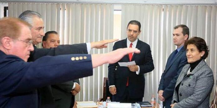 Toma protesta a titular y vocales Toma protesta a titular y vocales