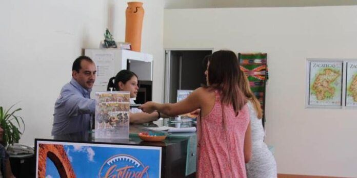 Invitan a atractivos turísticos Invitan a atractivos turísticos