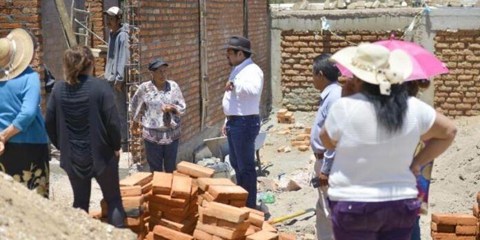 Dotan a habitantes de servicios básicos