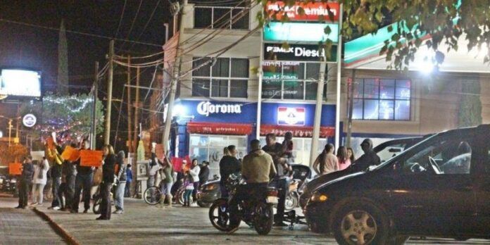 Decenas de ciudadanos se unireron a la manifestación